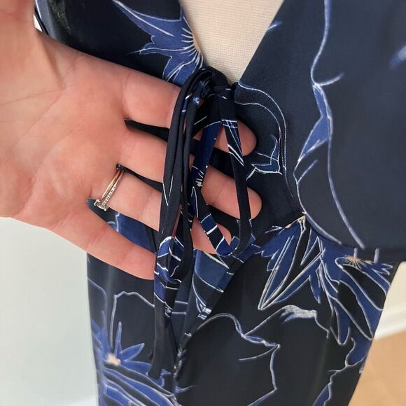 Club Monaco Blue Floral 100% Silk Kaftan Maxi Dress Women’s Size 2 - Picture 7 of 15